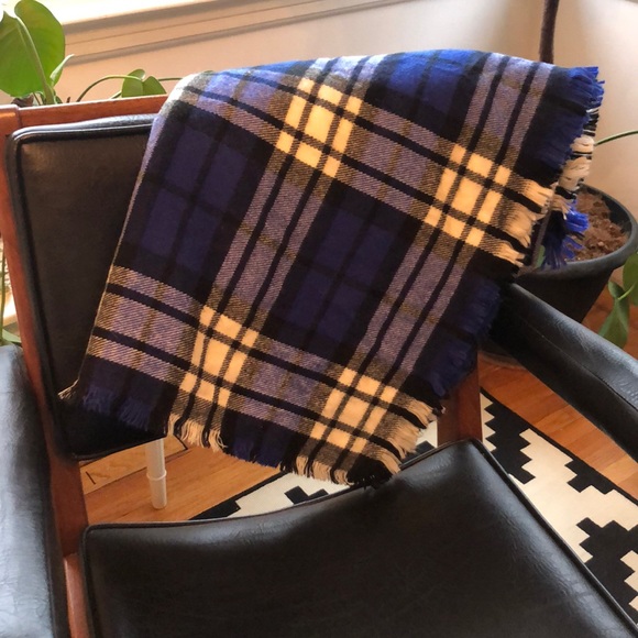 Square blanket scarf - Picture 3 of 3